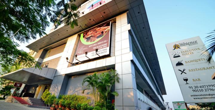 Ambience Executive Hotell Pimpri-Chinchwad Exteriör bild