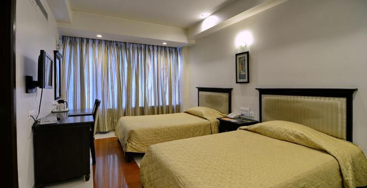 Ambience Executive Hotell Pimpri-Chinchwad Exteriör bild