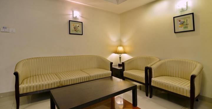Ambience Executive Hotell Pimpri-Chinchwad Exteriör bild