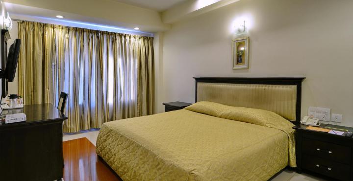 Ambience Executive Hotell Pimpri-Chinchwad Exteriör bild