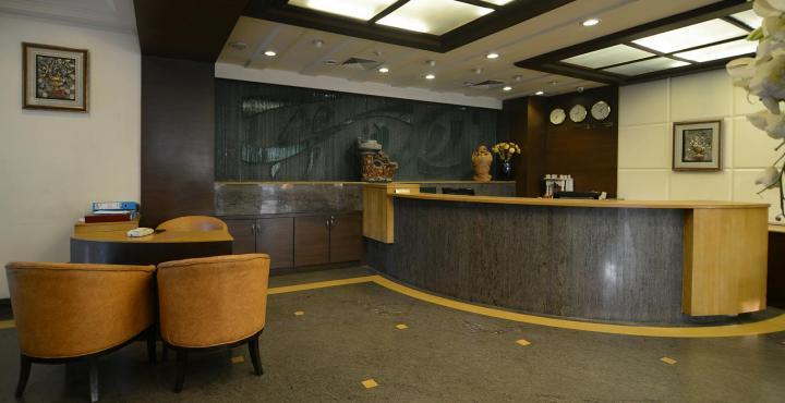 Ambience Executive Hotell Pimpri-Chinchwad Exteriör bild