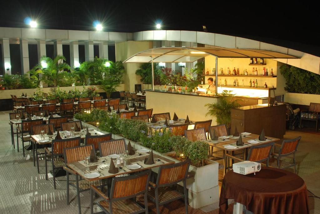 Ambience Executive Hotell Pimpri-Chinchwad Restaurang bild