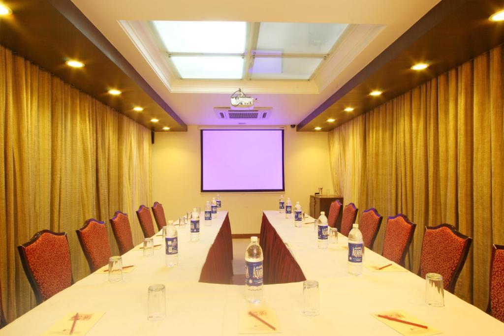 Ambience Executive Hotell Pimpri-Chinchwad Business bild