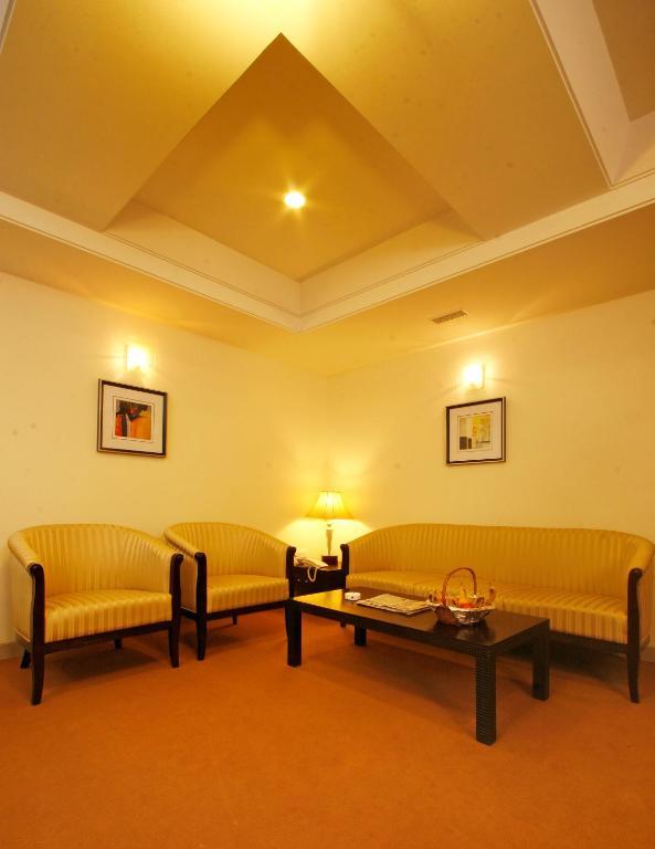 Ambience Executive Hotell Pimpri-Chinchwad Rum bild
