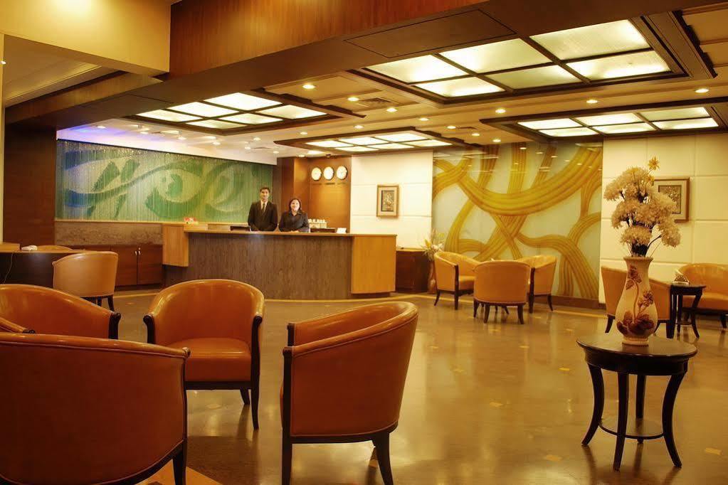 Ambience Executive Hotell Pimpri-Chinchwad Exteriör bild