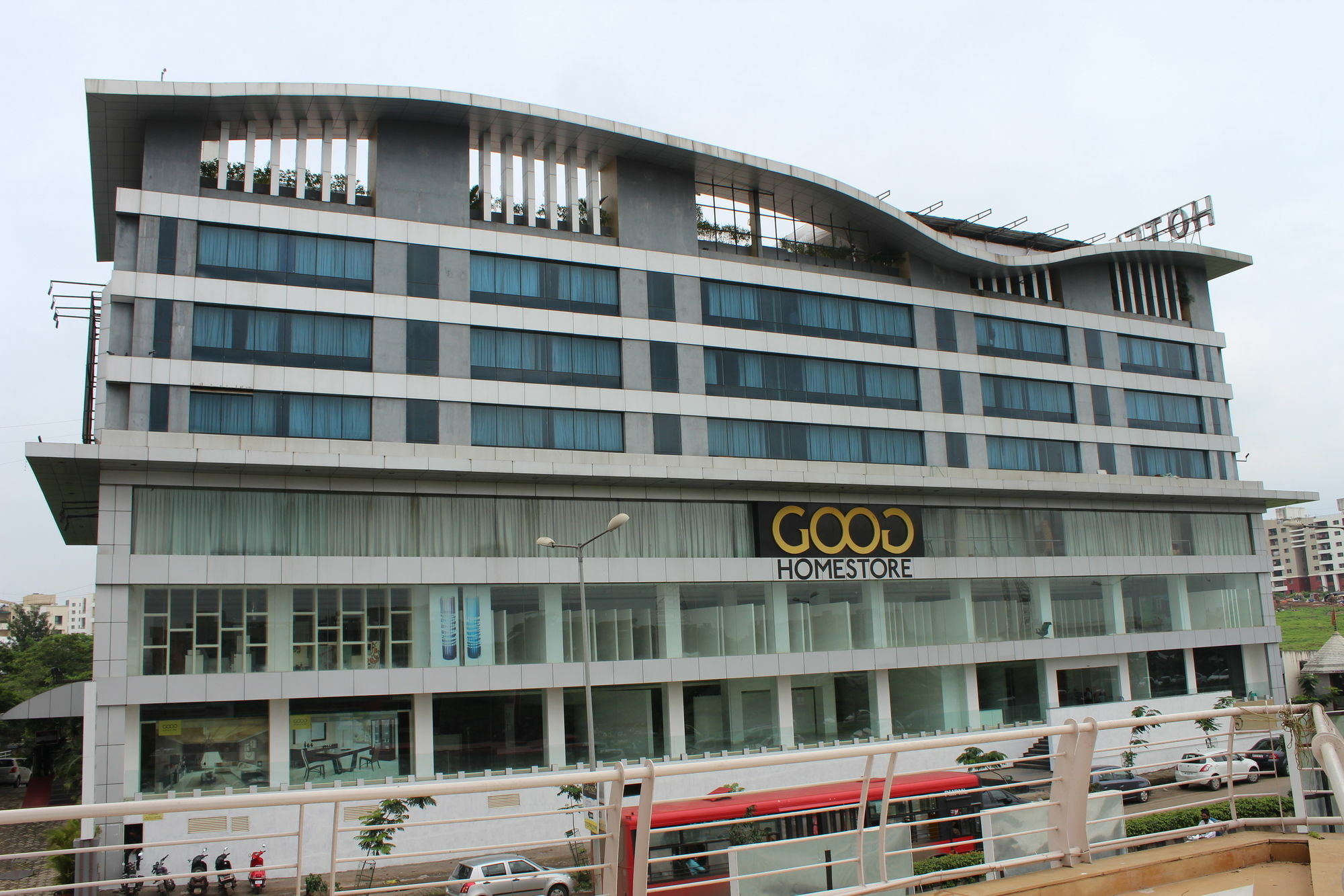 Ambience Executive Hotell Pimpri-Chinchwad Exteriör bild